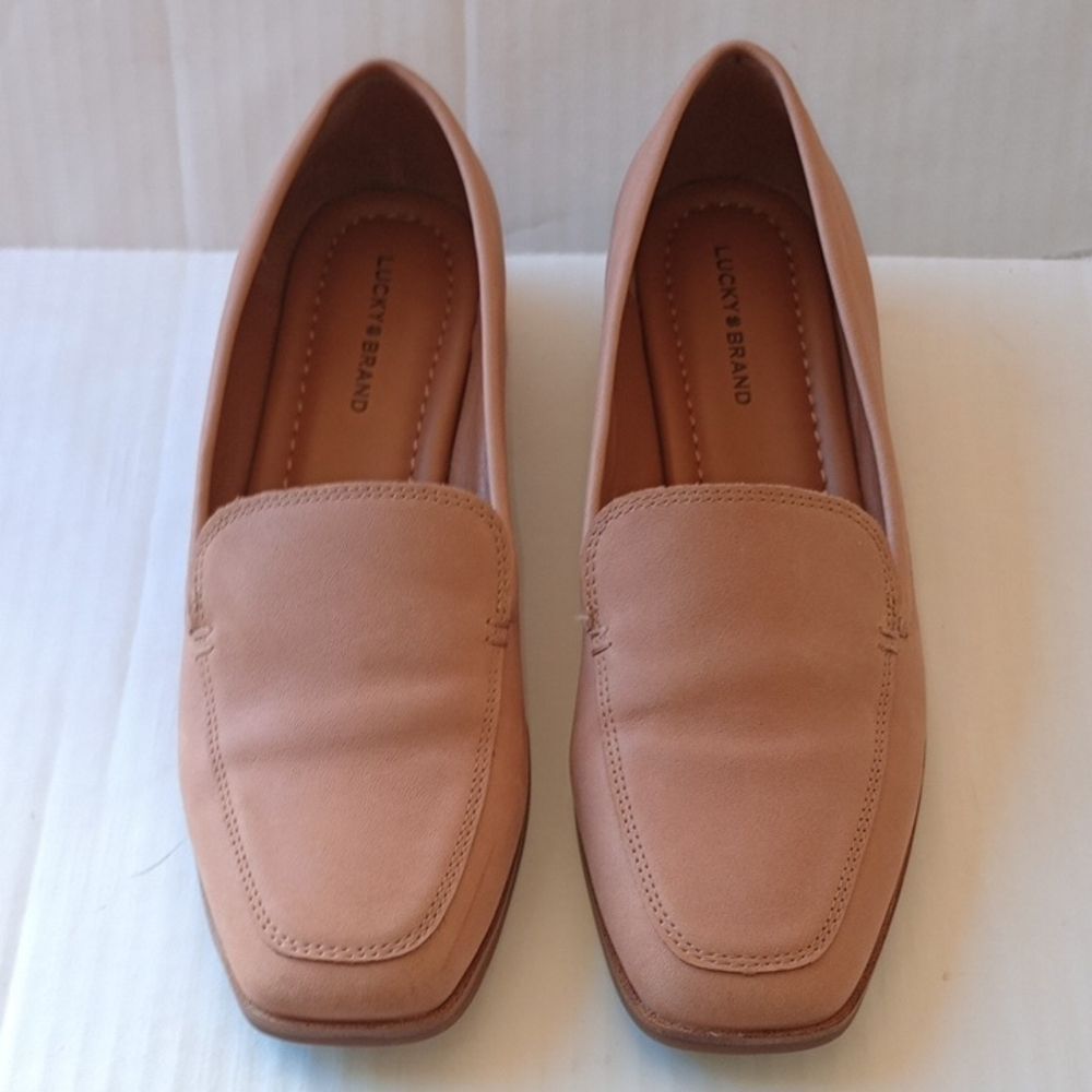 Size 9 Women’s Lucky Brand Laurien Leather Loafer Beige Tan Flats NWOB Office